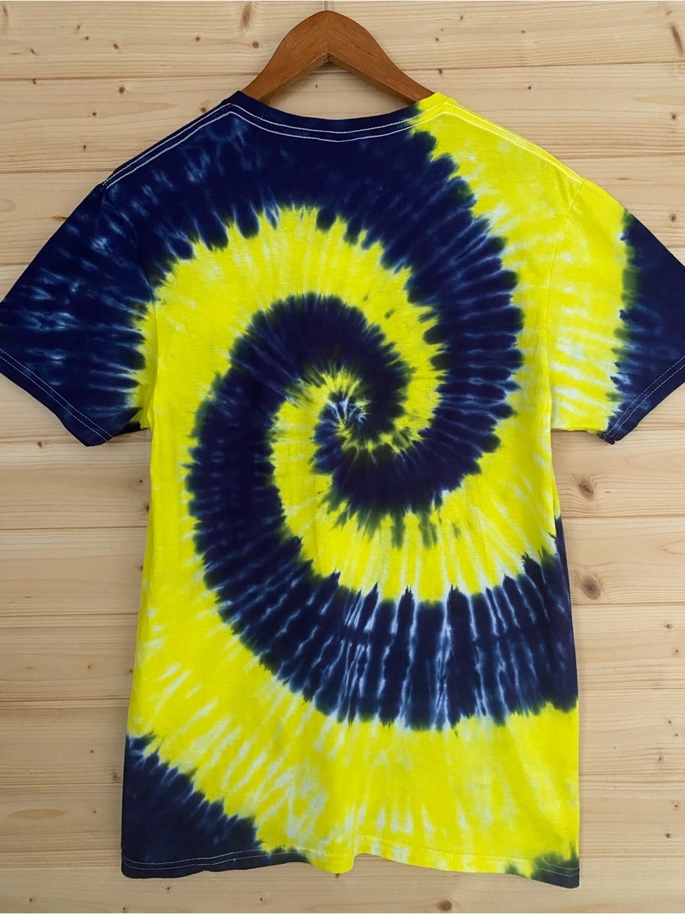 NEW GILDAN Soft Style Tee Medium Handmade Blue Yellow Spiral Tie Dye T-Shirt - Picture 5 of 9
